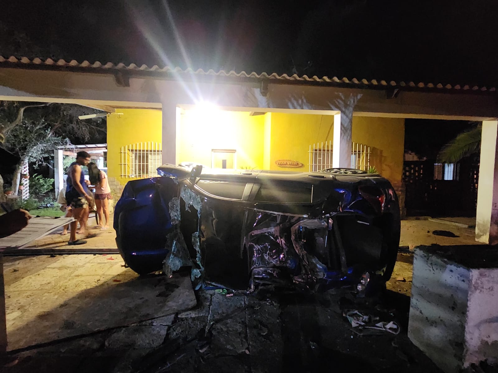 CHOQUE Y VUELCO EN 25 DE MAYO