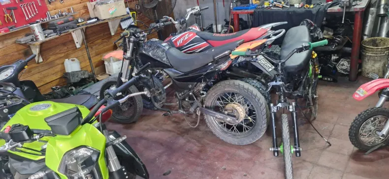 RECUPERAN ELEMENTOS Y UNA MOTO ROBADA EN UN TALLER MECÁNICO