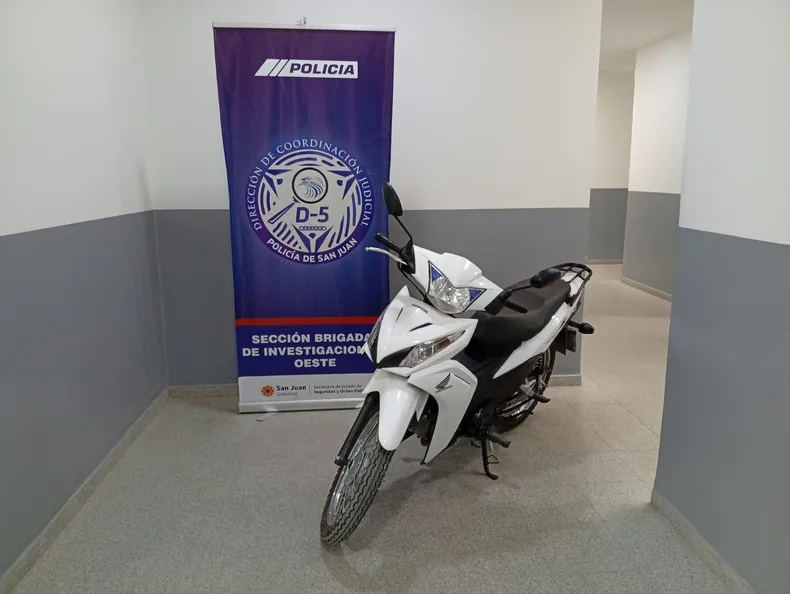 RECUPERAN UNA MOTO ROBADA EN MENDOZA