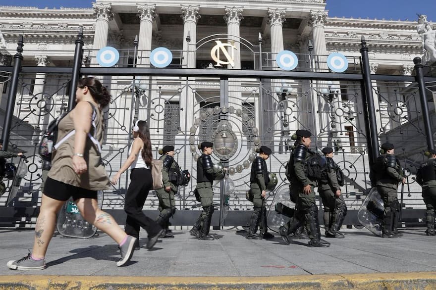 NEGOCIACIONES CONTRARRELOJ POR LA REFORMA LABORAL