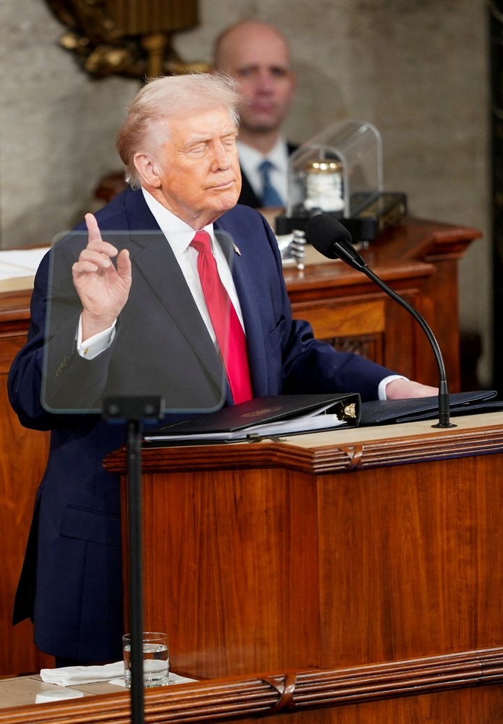 TRUMP PLANTEA UNA «TOMA DE CONTROL AMISTOSA» DE CUBA