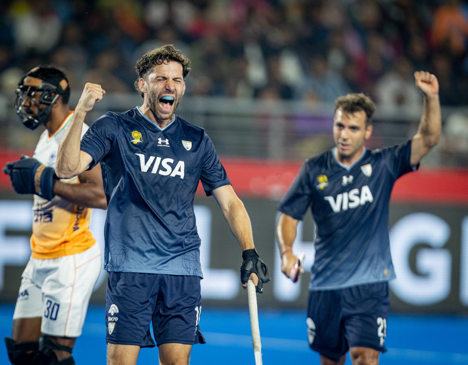 LOS LEONES APLASTARON A INDIA
