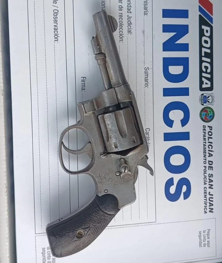 DETIENEN A UN HOMBRE POR TENENCIA ILEGÍTIMA DE ARMA DE FUEGO