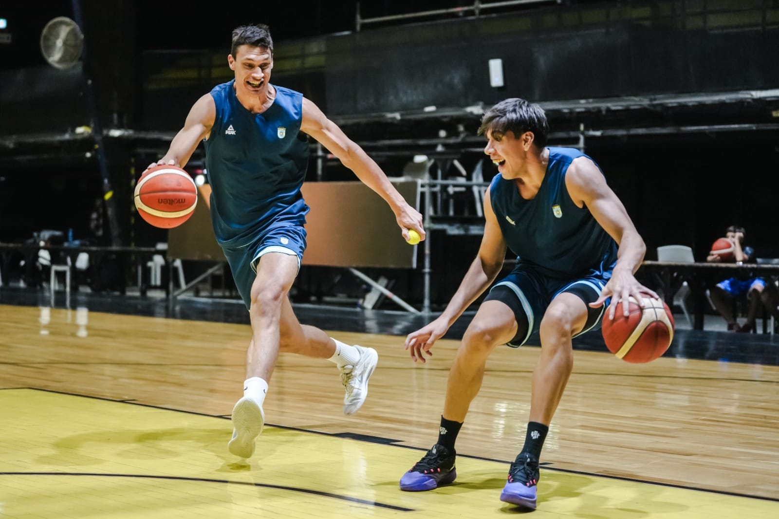 BÁSQUET: ARGENTINA SE MIDE CON URUGUAY