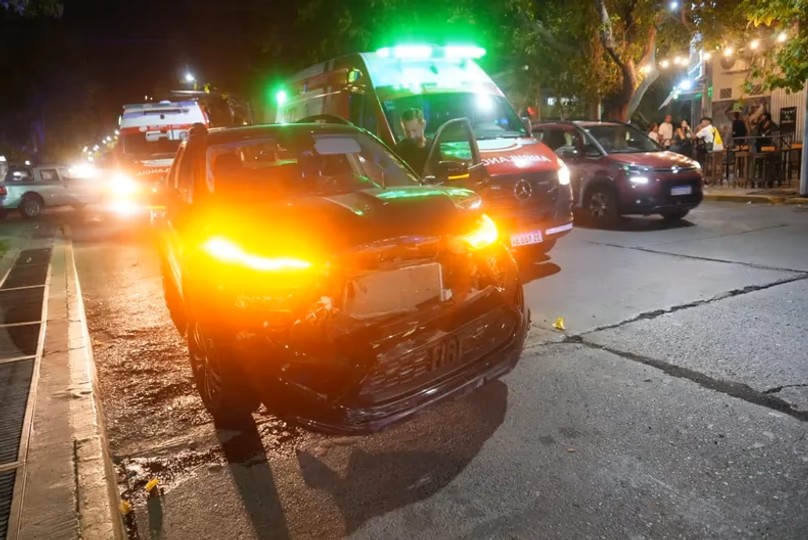 ACCIDENTE VIAL EN LA ESQUINA DEL CENTRO CÍVICO