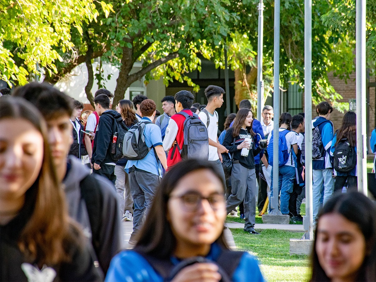 ALUMNOS DE LA UNSJ PODRÍAN QUEDAR SIN EL BOLETO GRATUITO