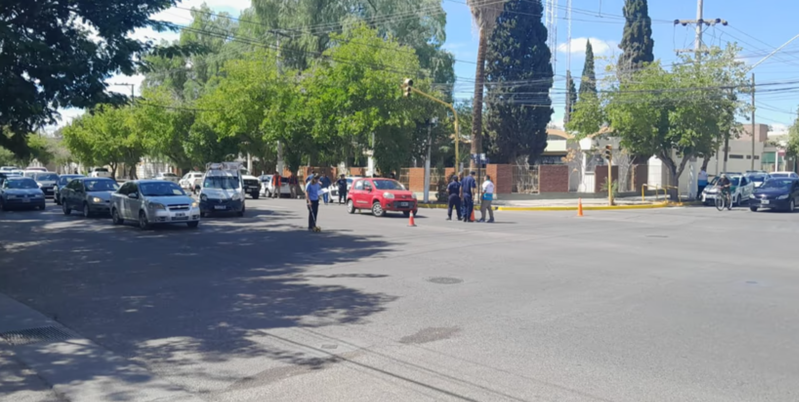 SINIESTRO VIAL EN UNA ESQUINA COMPLICADA DE RIVADAVIA