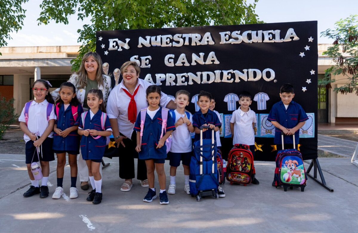 ARRANCÓ EL CICLO LECTIVO ENTRE PARITARIAS ABIERTAS Y PARO