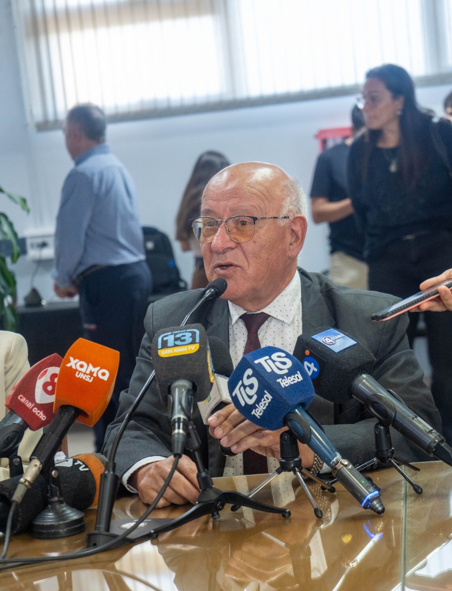 BERENGUER: «DOCENTES DEJAN LA UNIVERSIDAD PORQUE EN LA PROVINCIA GANAN MÁS»