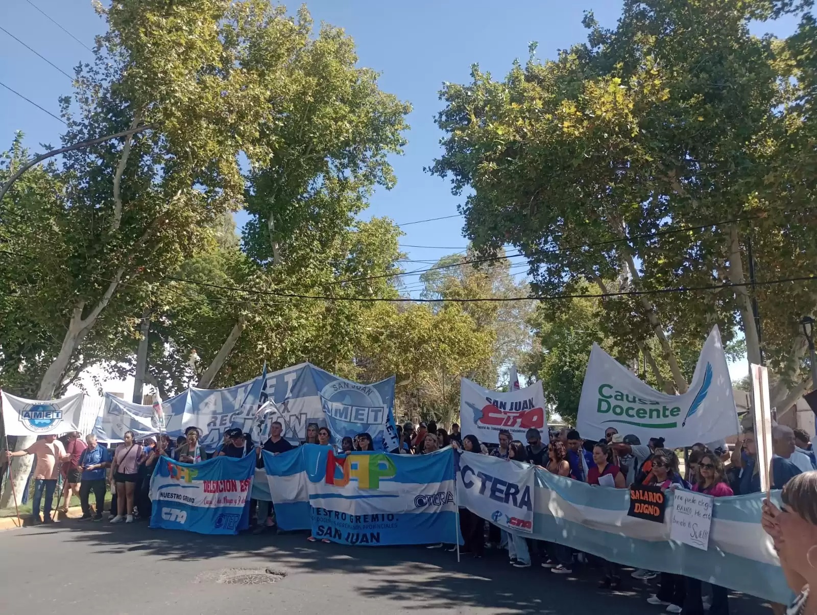 DOCENTEN ANUNCIAN PARO, PERO UDAP SEGUIRÁ EN LA PARITARIA