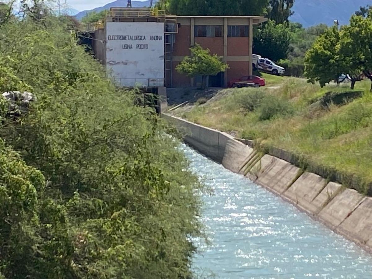 ENCUENTRAN EL CUERPO SIN VIDA DE UNA MUJER EN UN CANAL