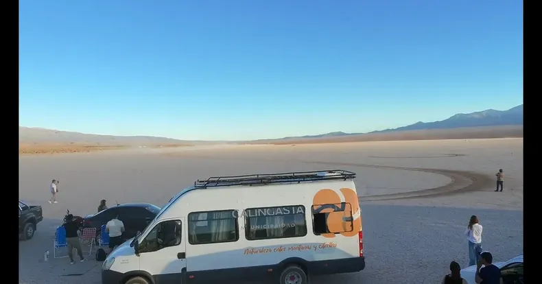 NUEVAMENTE VANDALIZAN LA PAMPA DEL LEONCITO CON CAMIONETAS