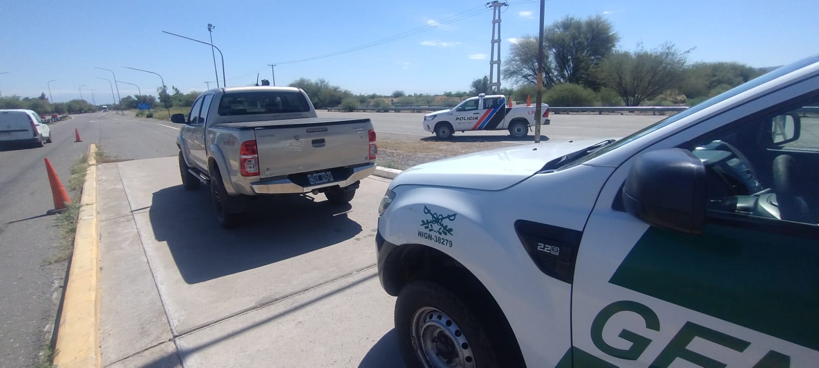 UNA PERSONA INTENTÓ ESCONDER UN ARMA DURANTE UN CONTROL DE GENDARMERÍA