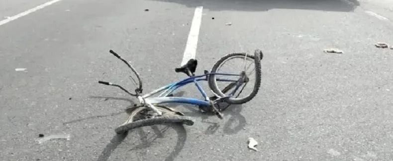 UN CICLISTA FALLECIÓ AL SER EMBESTIDO POR UNA CAMIONETA QUE CRUZÓ DE CARRIL