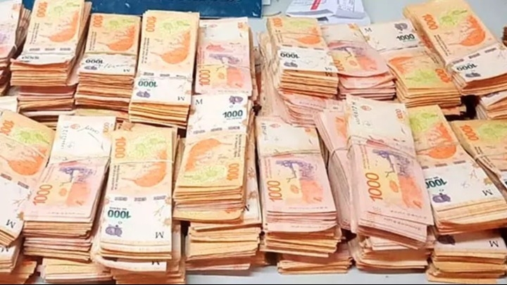 ROBO MILLONARIO EN RIVADAVIA