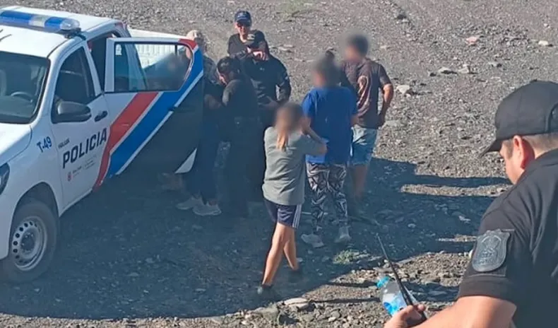 POLICÍAS EVITAN QUE UNA JOVEN SE QUITE LA VIDA EN CAUCETE