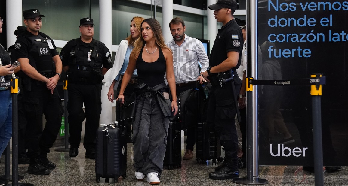 VOLVIÓ AL PAÍS LA ABOGADA TRAS DETENCIÓN POR RACISMO