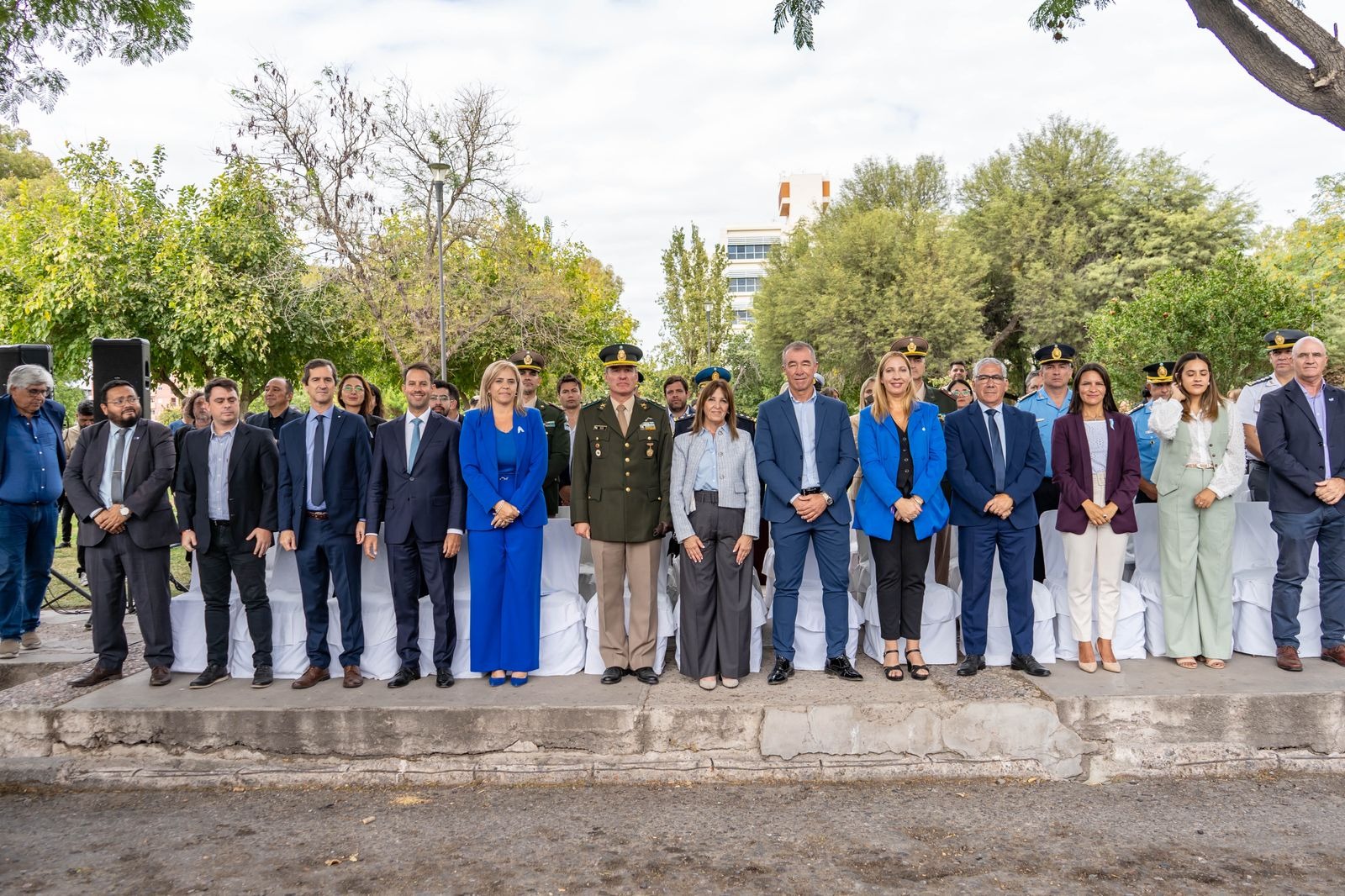 SENTIDO HOMENAJE A LOS HÉROES DE MALVINAS