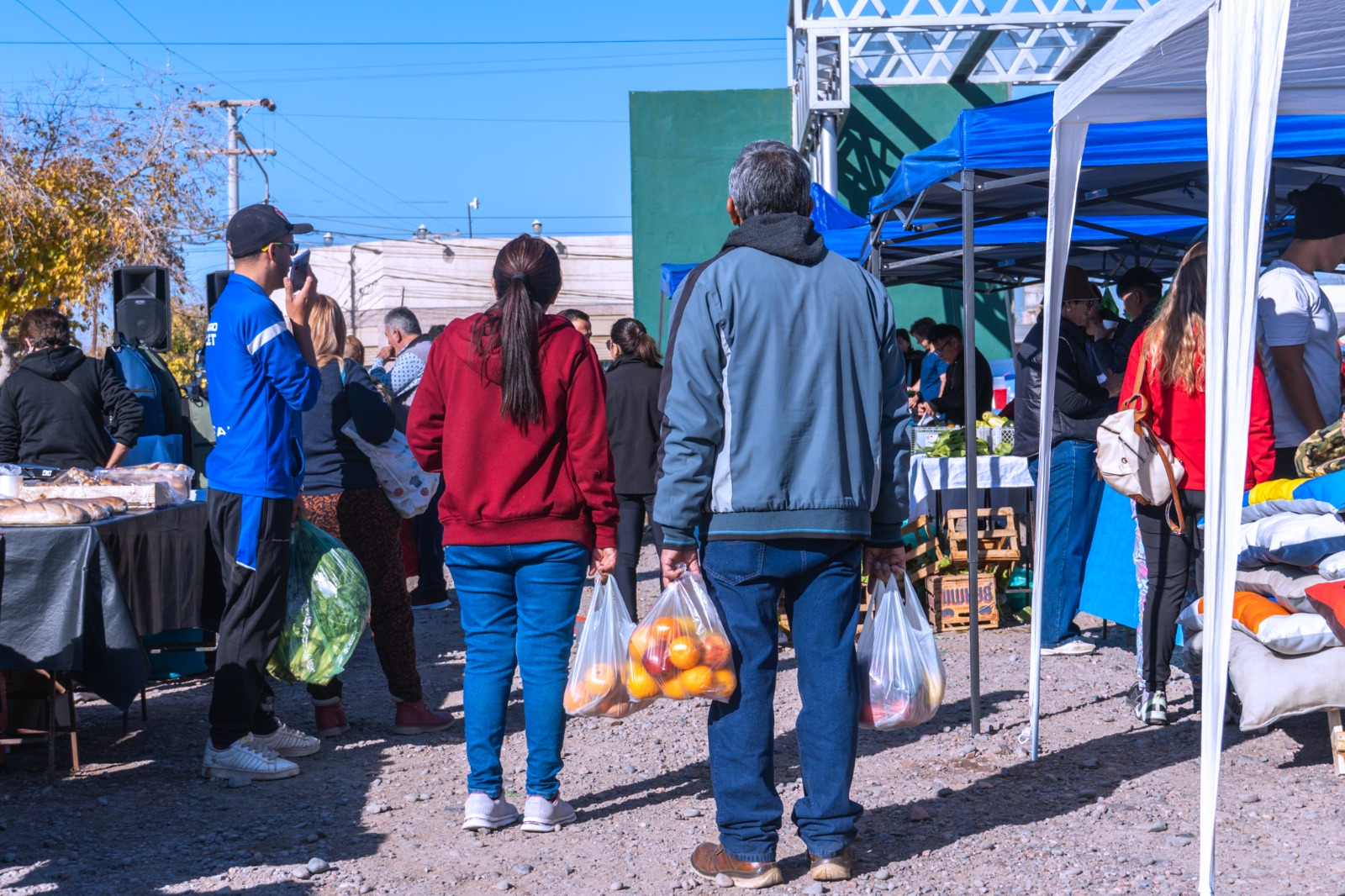 RAWSON IMPULSA UNA FERIA PARA CUIDAR EL BOLSILLO