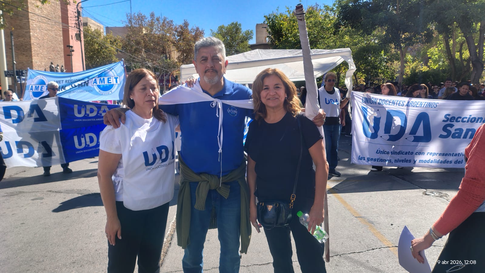 EL CONFLICTO DOCENTE ESCALA CON DESCUENTOS Y SANCIONES