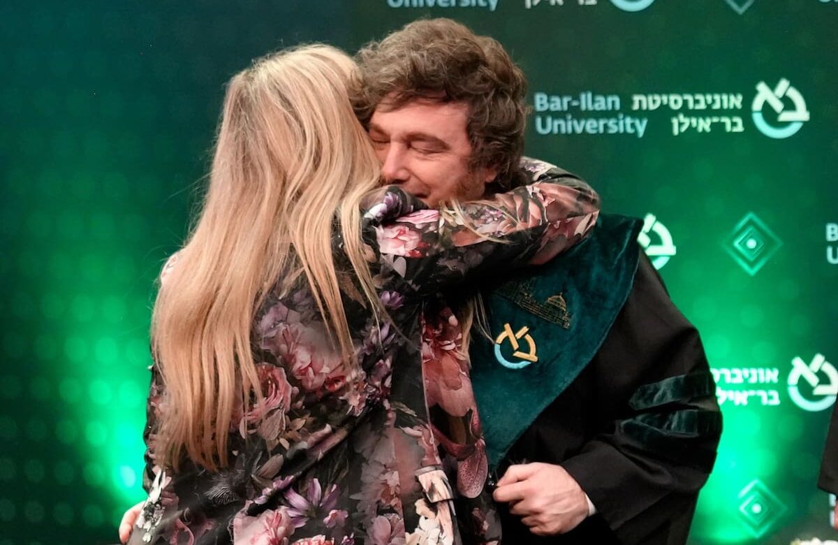 MILEI FUE OVACIONADO EN ISRAEL Y RECIBIÓ EL HONORIS CAUSA