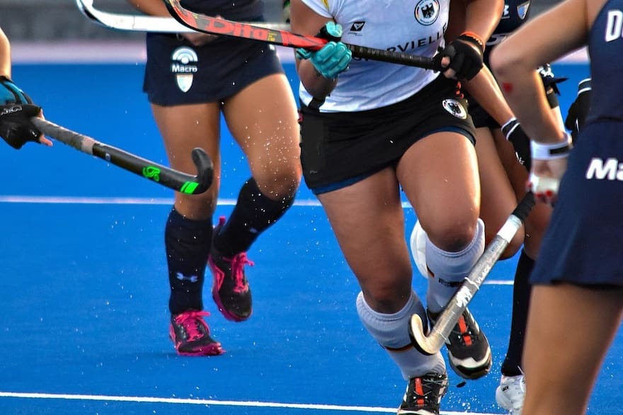 IMPUTARON A JUGADORAS DE HOCKEY POR BAUTISMO SEXUAL