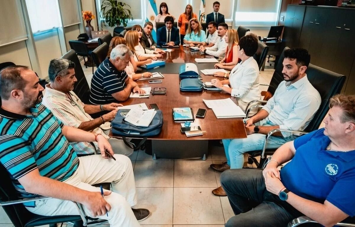 DOCENTES ACUERDAN SUBAS HASTA JUNIO
