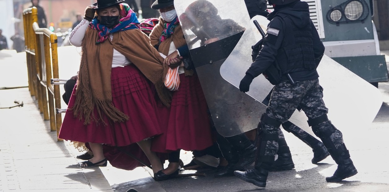 VIOLENCIA Y SAQUEOS EN BOLIVIA