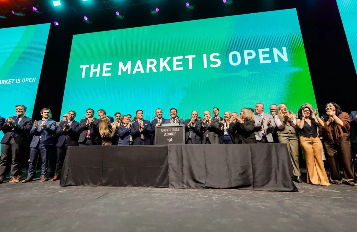 ORREGO ABRIÓ LA BOLSA DE TORONTO