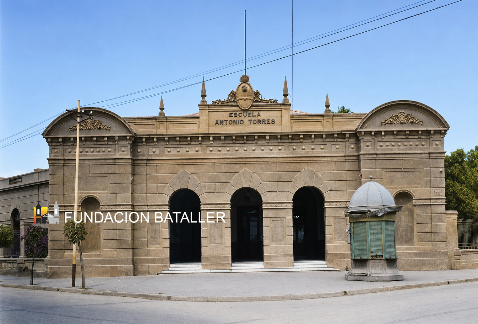 EDIFICIO DE LA ESCUELA ANTONIO TORRES