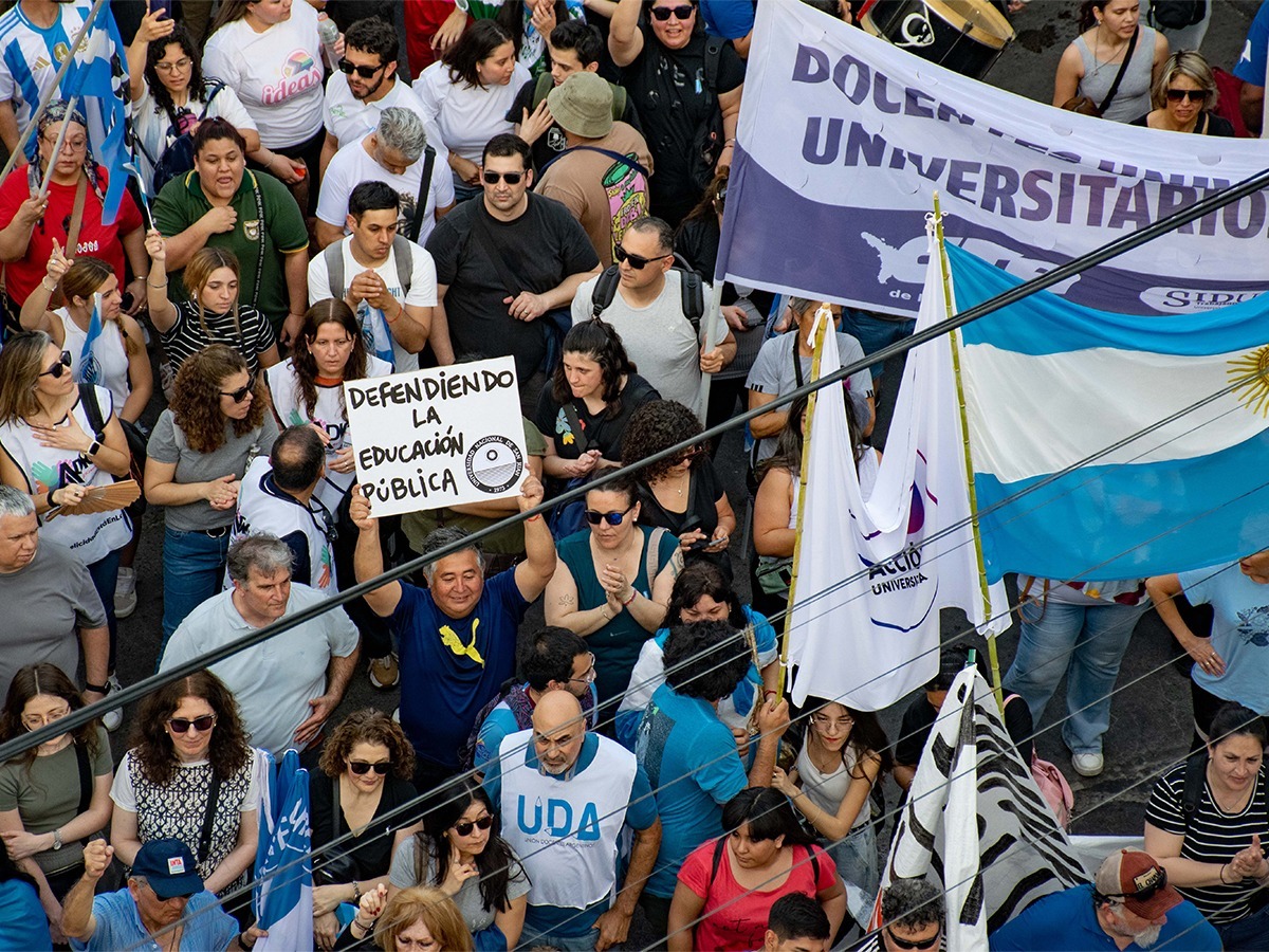 LA UNSJ MARCHA POR FINANCIAMIENTO