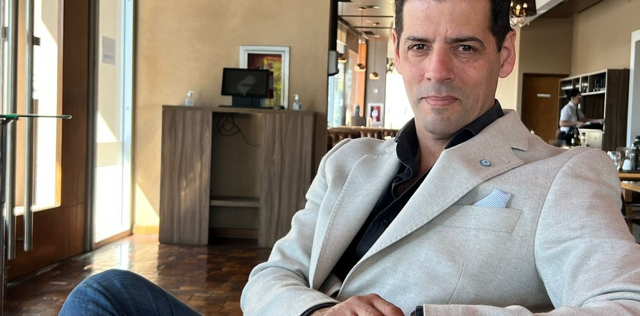 DENUNCIAN A VALLEJOS POR AGRESIONES A SU PAREJA