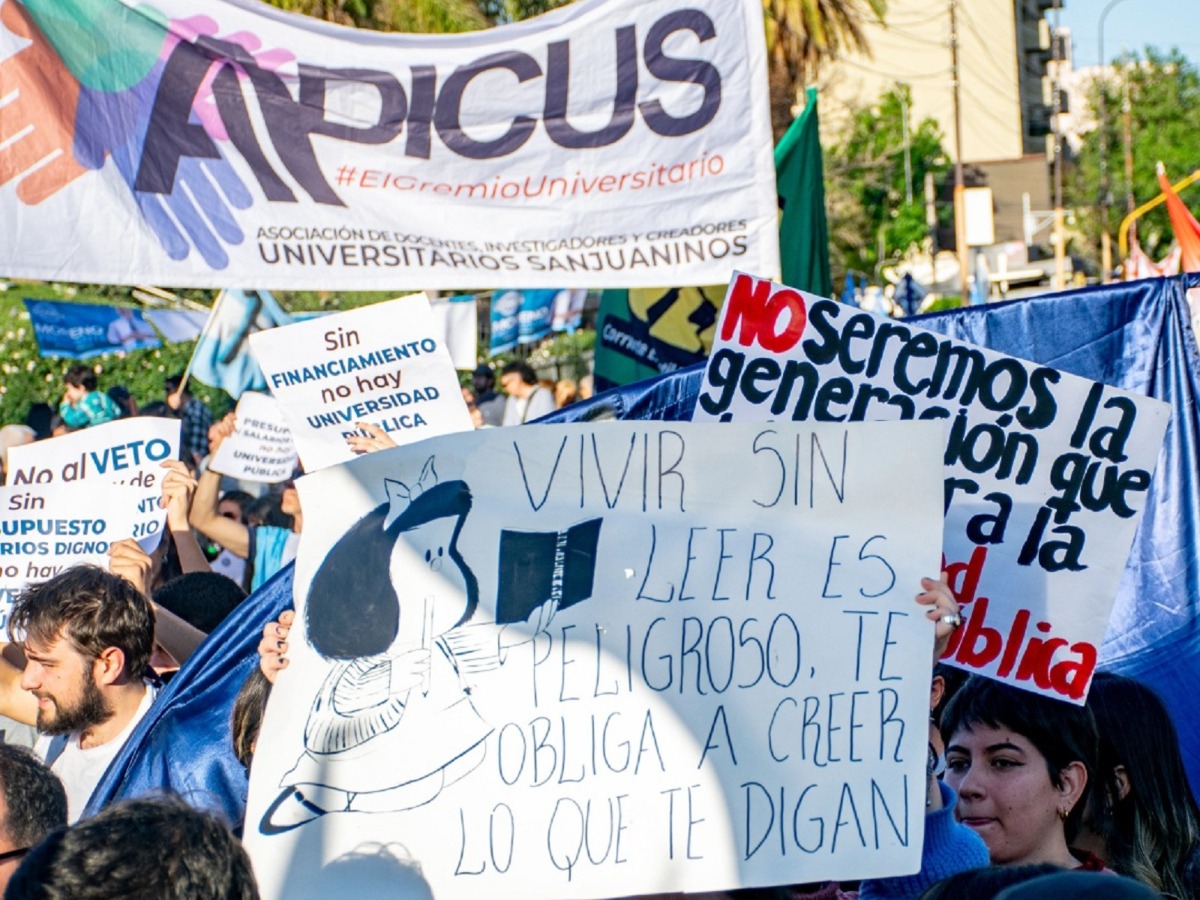 ACUERDO UNIVERSITARIO, PERO MILES DE ALUMNOS SEGUIRÁN SIN CLASES