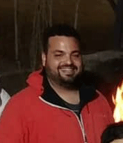 Jose Pepe Tejada al lado fuego