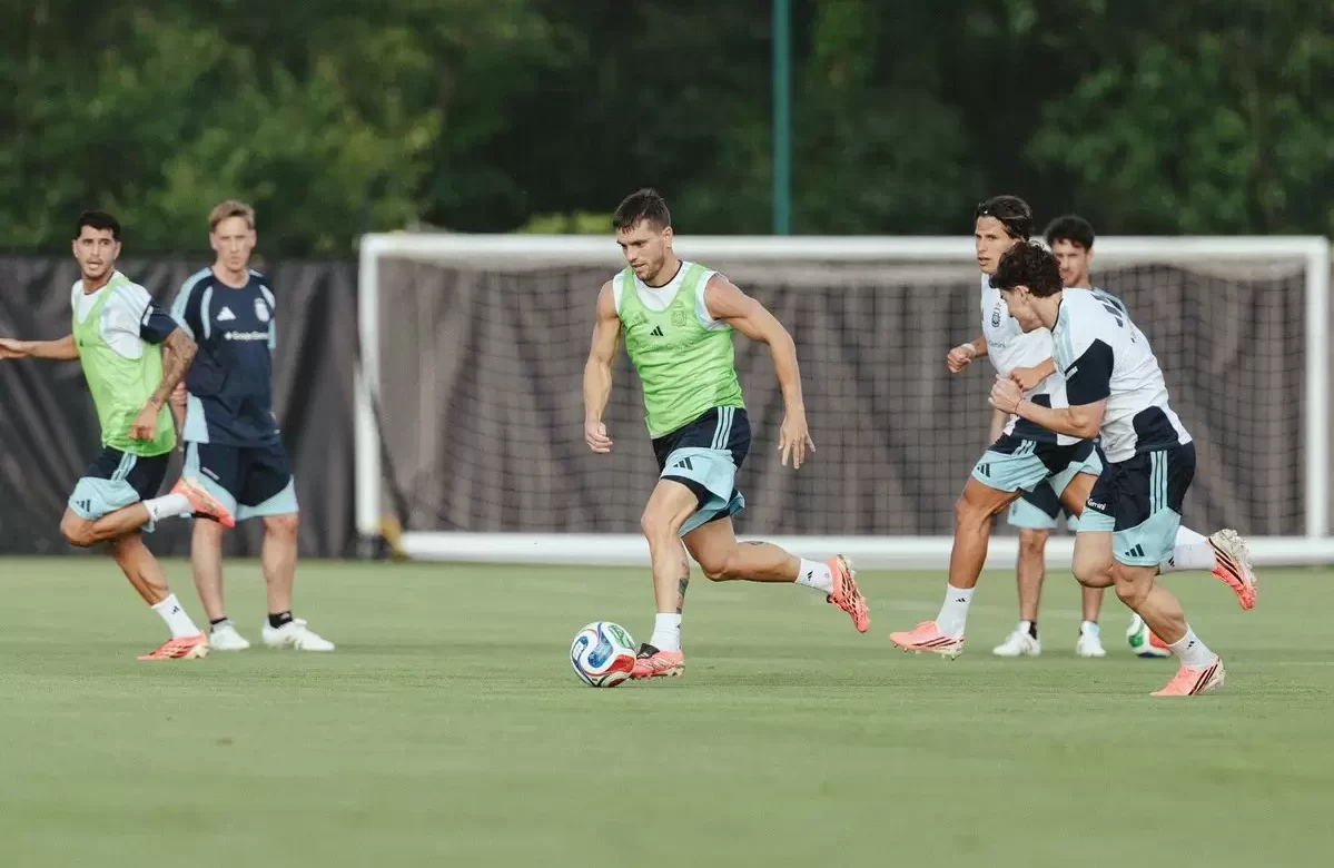 Argentina continúa su preparación de cara al cruce frente a Austria