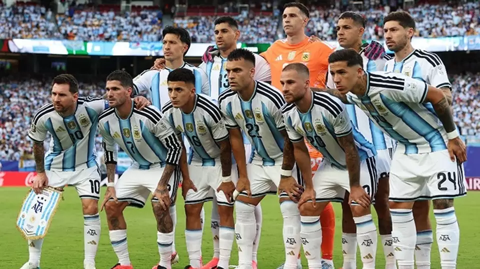 Argentina busca asegurar su clasificación ante Austria en Dallas