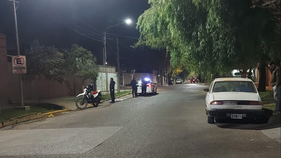 Ladrón sorprendido intentando robar un auto en Capital
