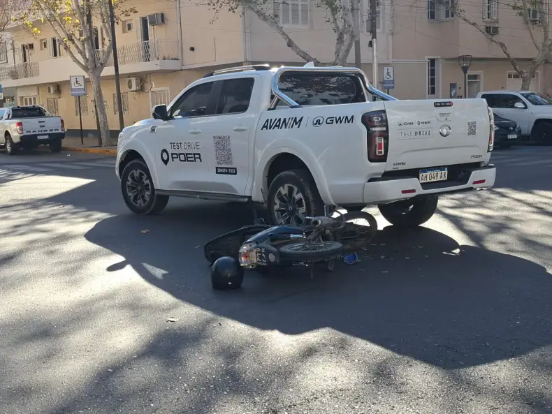El choque entre vehículo y moto de todos los días