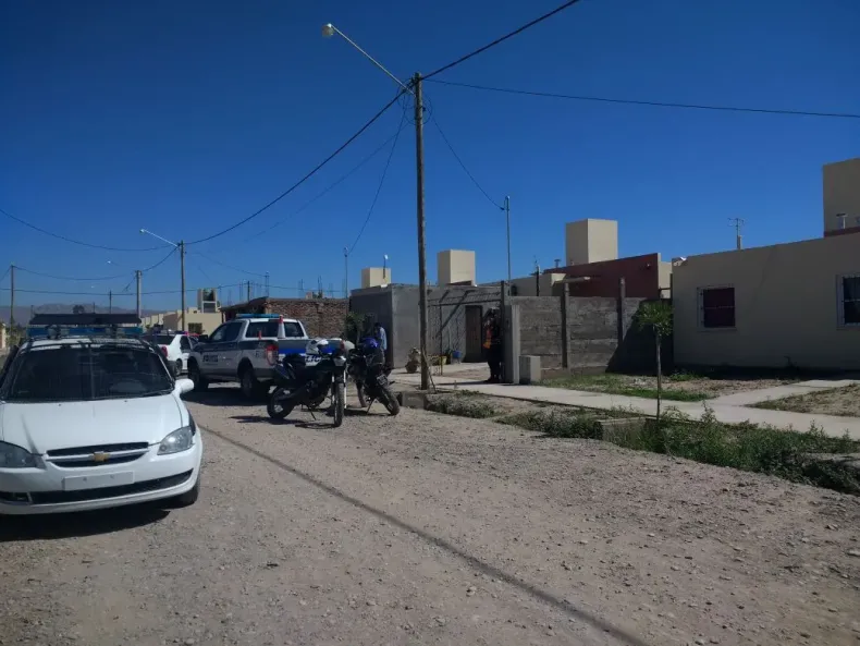Atrapan a ladrones que robaron una vivienda del Barrio Valle Grande