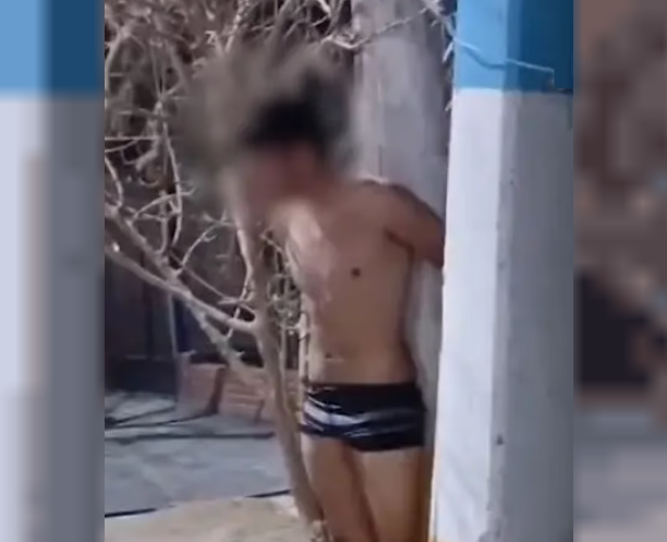 Vecinos de un barrio de Rawson atrapan a un ladrón, lo desnudan, lo atan y lo filman