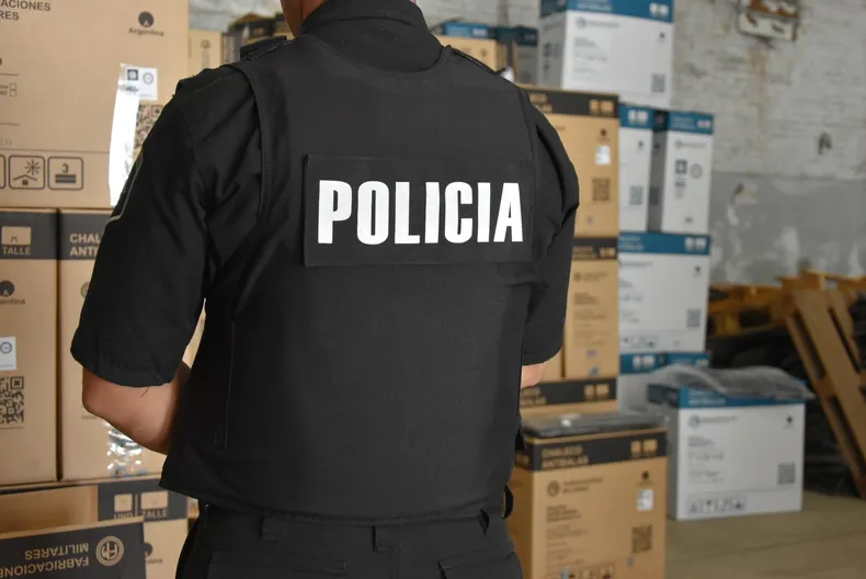 Policía: sumariaron y trasladaron a siete efectivos por faltante de armas reglamentarias