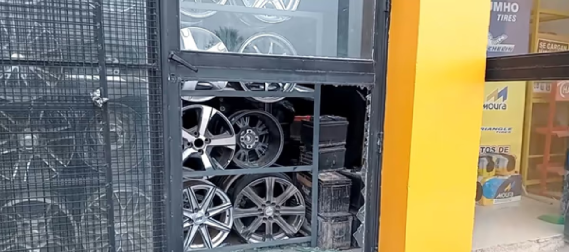 QUEDÓ FILMADO EL ROBO A UN COMERCIO DE NEUMÁTICOS EN SARMIENTO