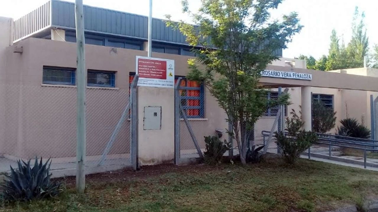 ROBAN MERCADERÍA DE UNA ESCUELA DE MÉDANO DE ORO