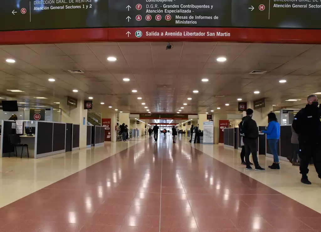 Paritaria: estatales tendrán recomposición salarial de un 8% en dos etapas y recategorización