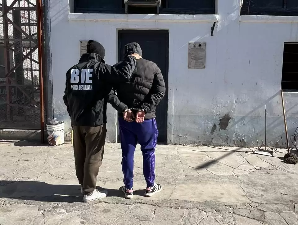 Ofrecía a la venta un arma tumbera a través de un grupo de WhatsApp