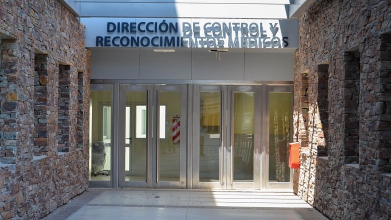 Cesantearon a docente por adulterar certificados médicos