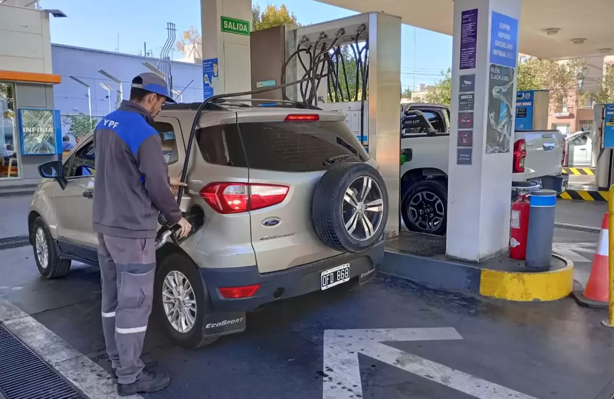 Aumentan los combustibles desde este sábado