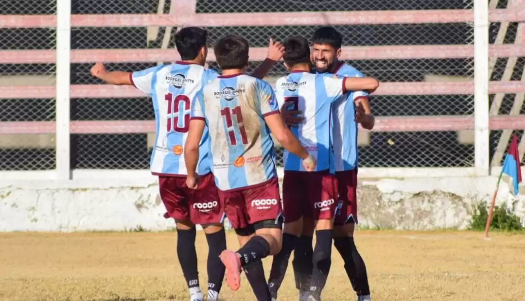 Alianza lidera en el fútbol local