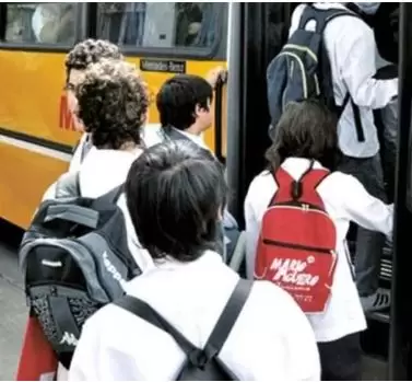 Educación contempla tardanzas ante la reducción de frecuencias de colectivos