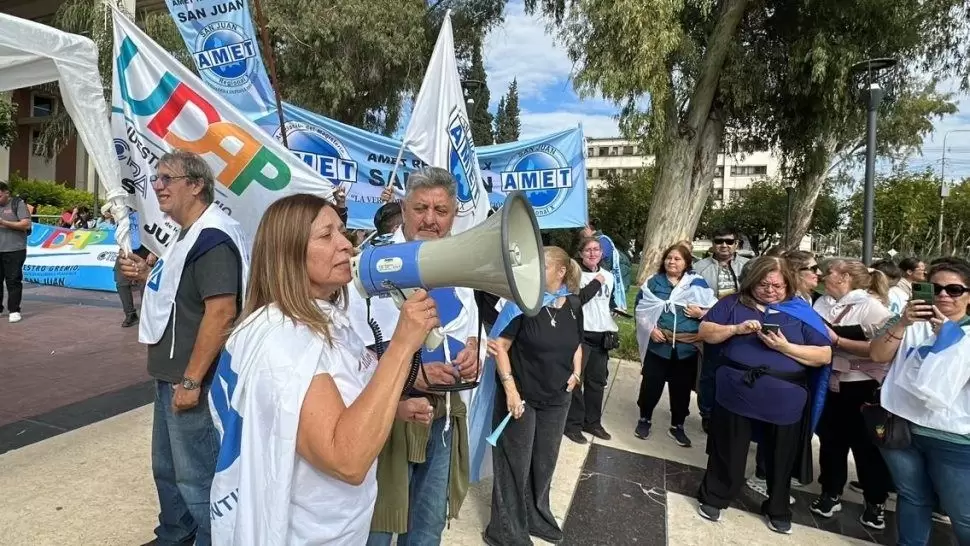 UDA rechazó la propuesta salarial del Gobierno y pidió nueva oferta para los docentes